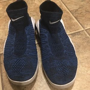 Nike woman shoes dark blue